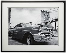 постер с паспарту в раме vintage car parked by city bridge в Кемерово