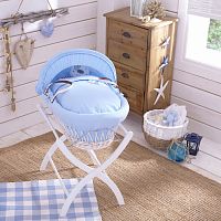 Колыбель-переноска Gift Wicker Moses Basket белая, голубое белье